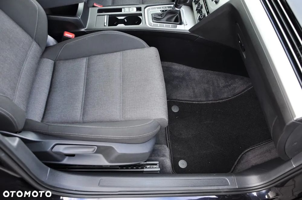 Volkswagen Passat 2.0 TDI BMT Highline - 28