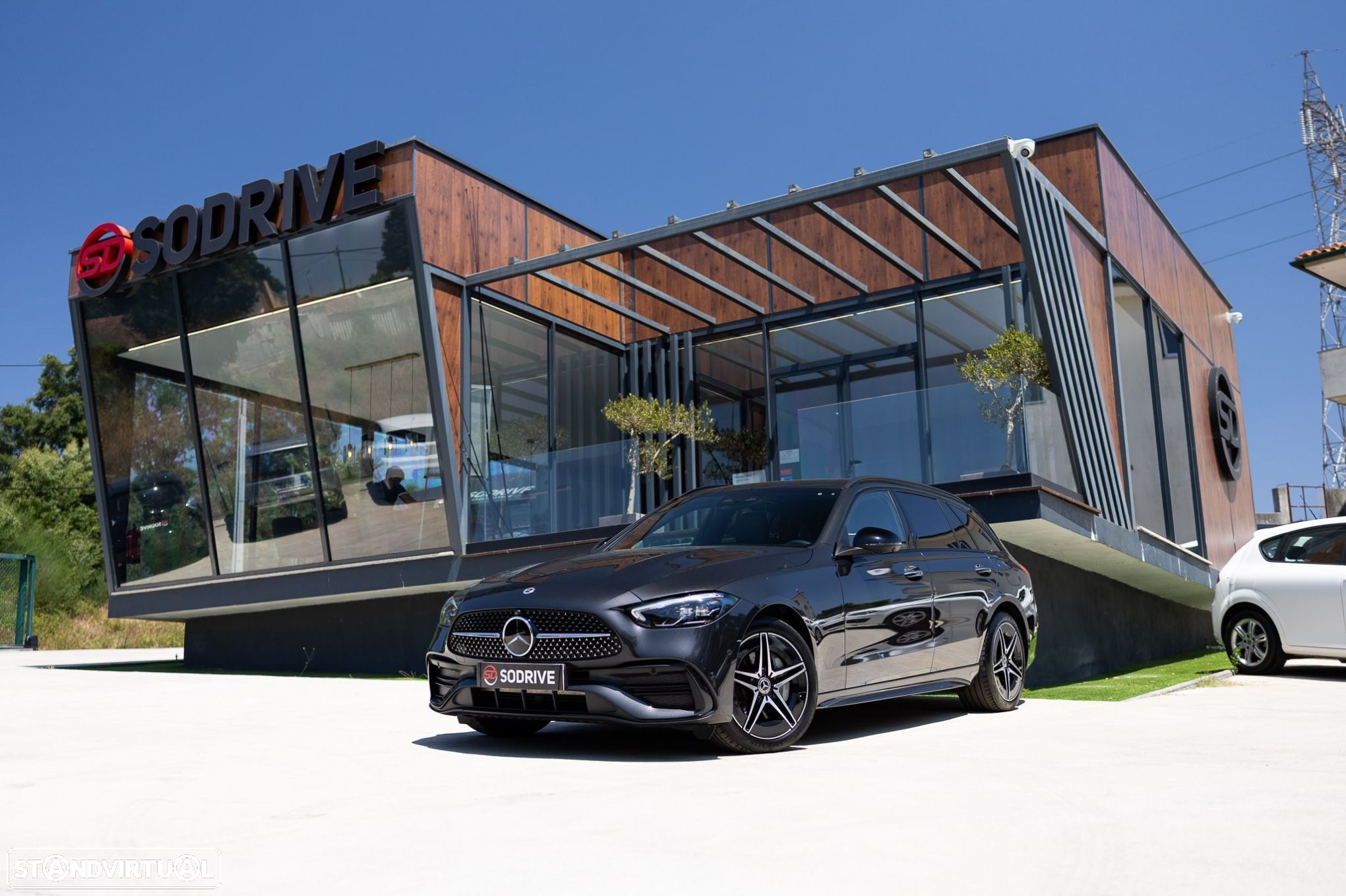 Mercedes-Benz C 300 e AMG Line - 1