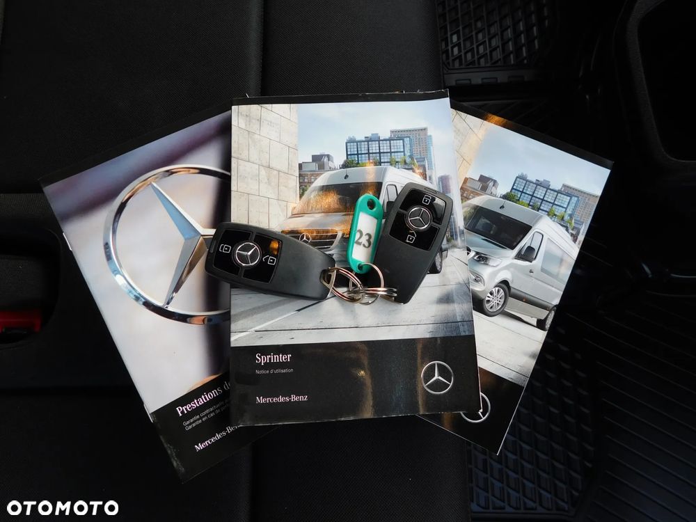 Mercedes-Benz Sprinter - 16
