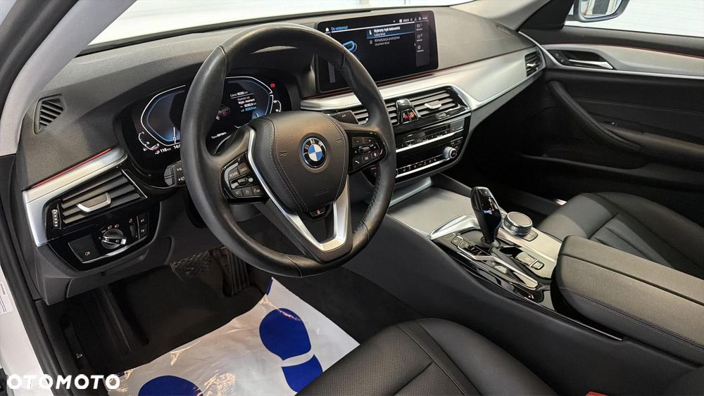 BMW Seria 5 530e xDrive - 10