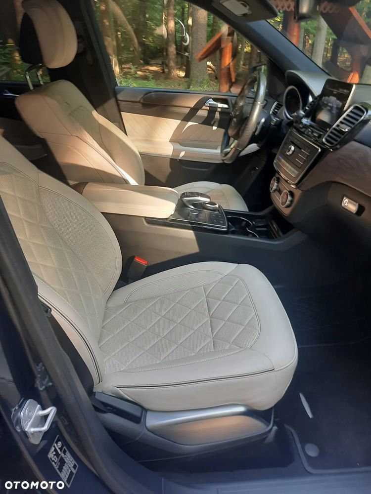 Mercedes-Benz GLS - 9
