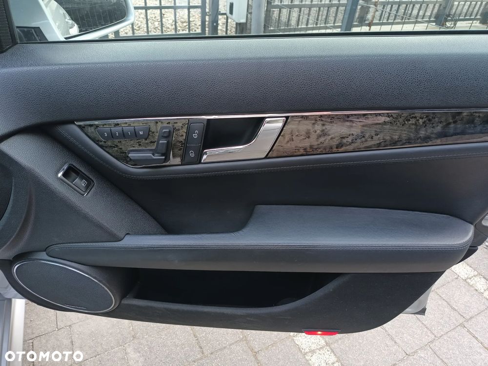 Mercedes-Benz Klasa C 63 AMG 7G-TRONIC Performance Plus SPORT EDITION - 5