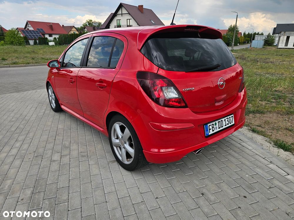 Opel Corsa 1.6T GSI - 4
