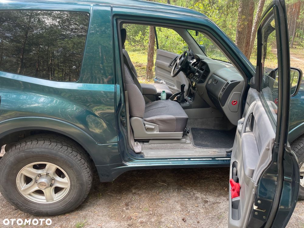 Mitsubishi Pajero - 12