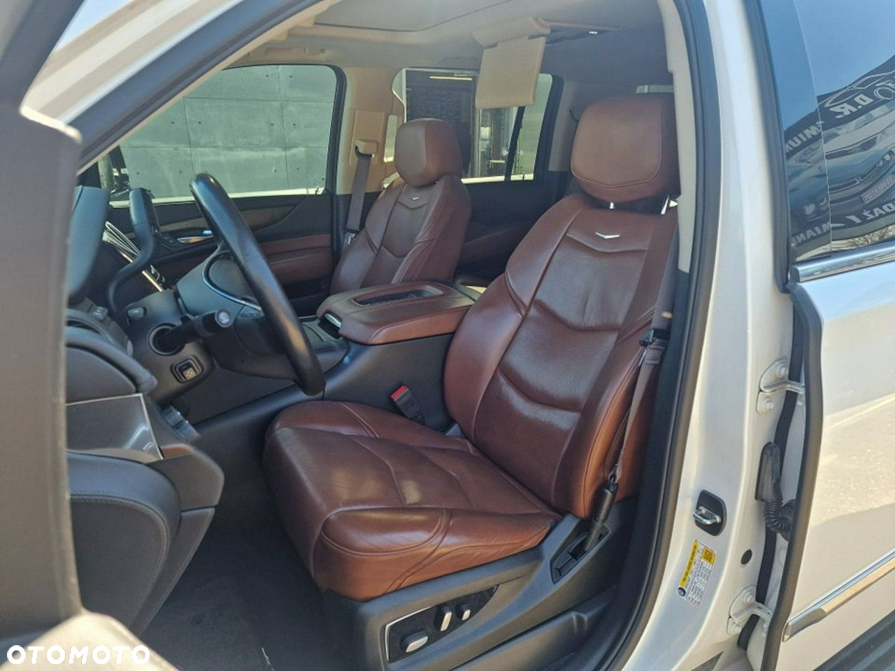 Cadillac Escalade - 7