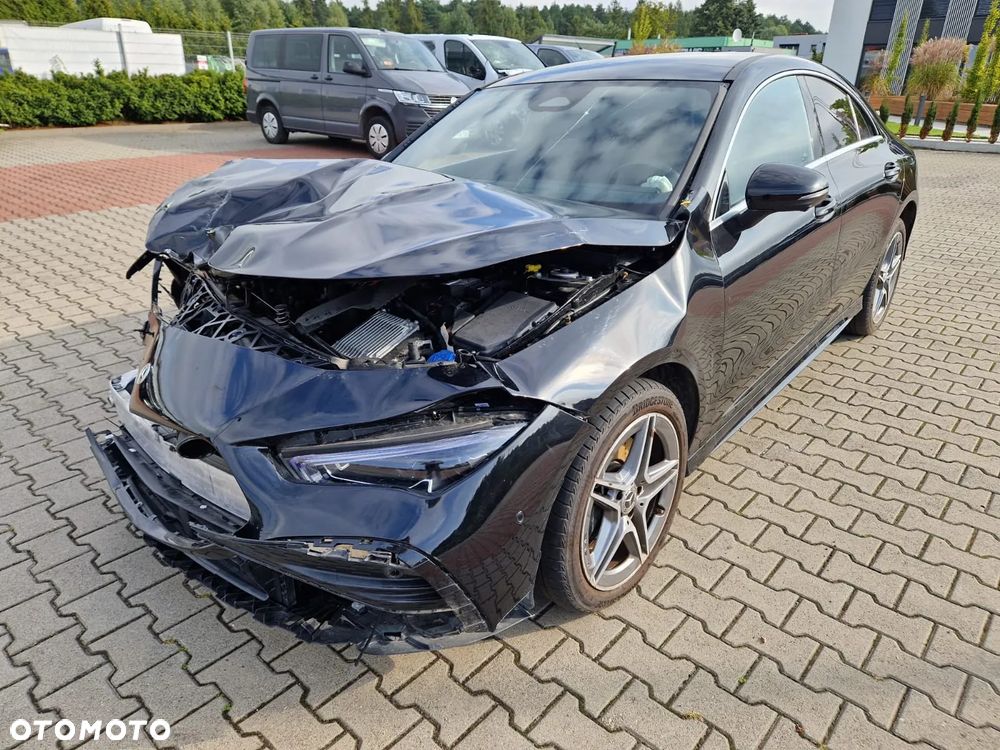 Mercedes-Benz CLA 250 E AMG Line 8G-DCT - 8