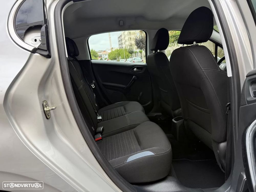Peugeot 208 1.4 HDi Allure - 14