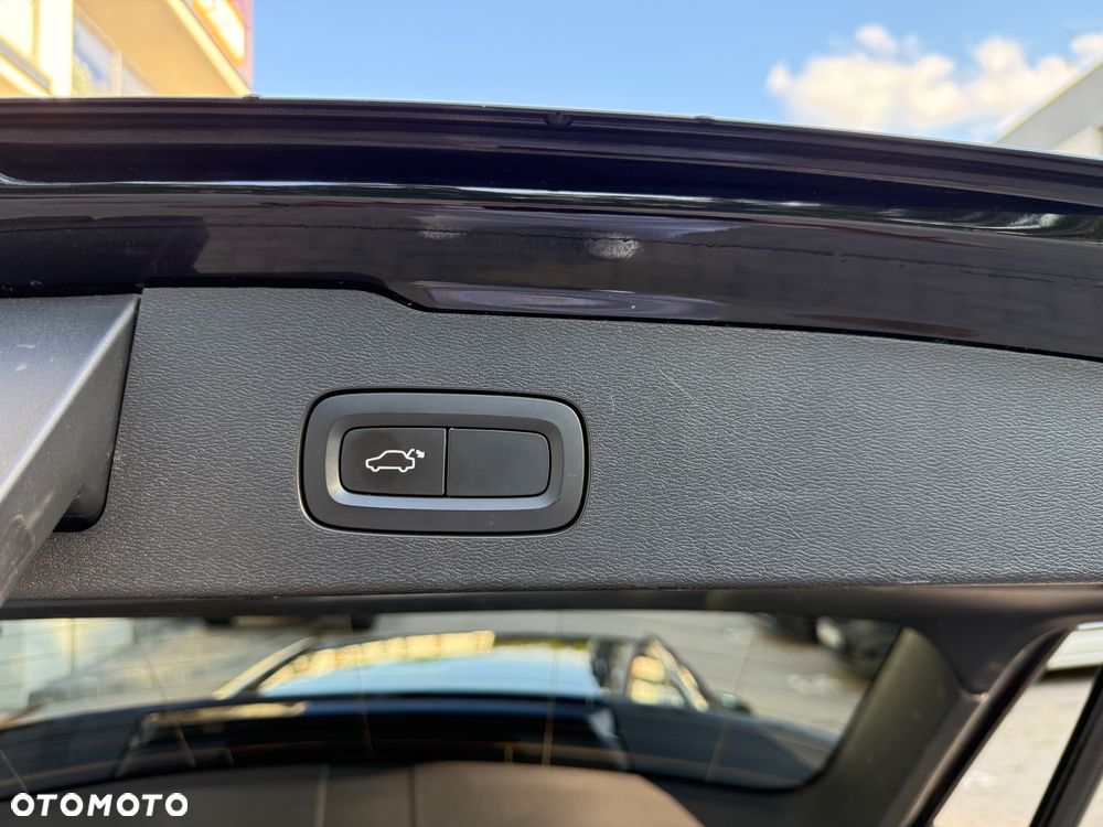 Volvo V60 D4 R-Design - 31