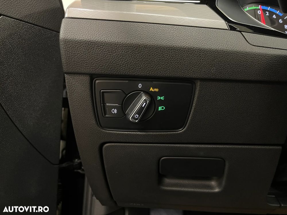 Volkswagen Passat GTE - 33