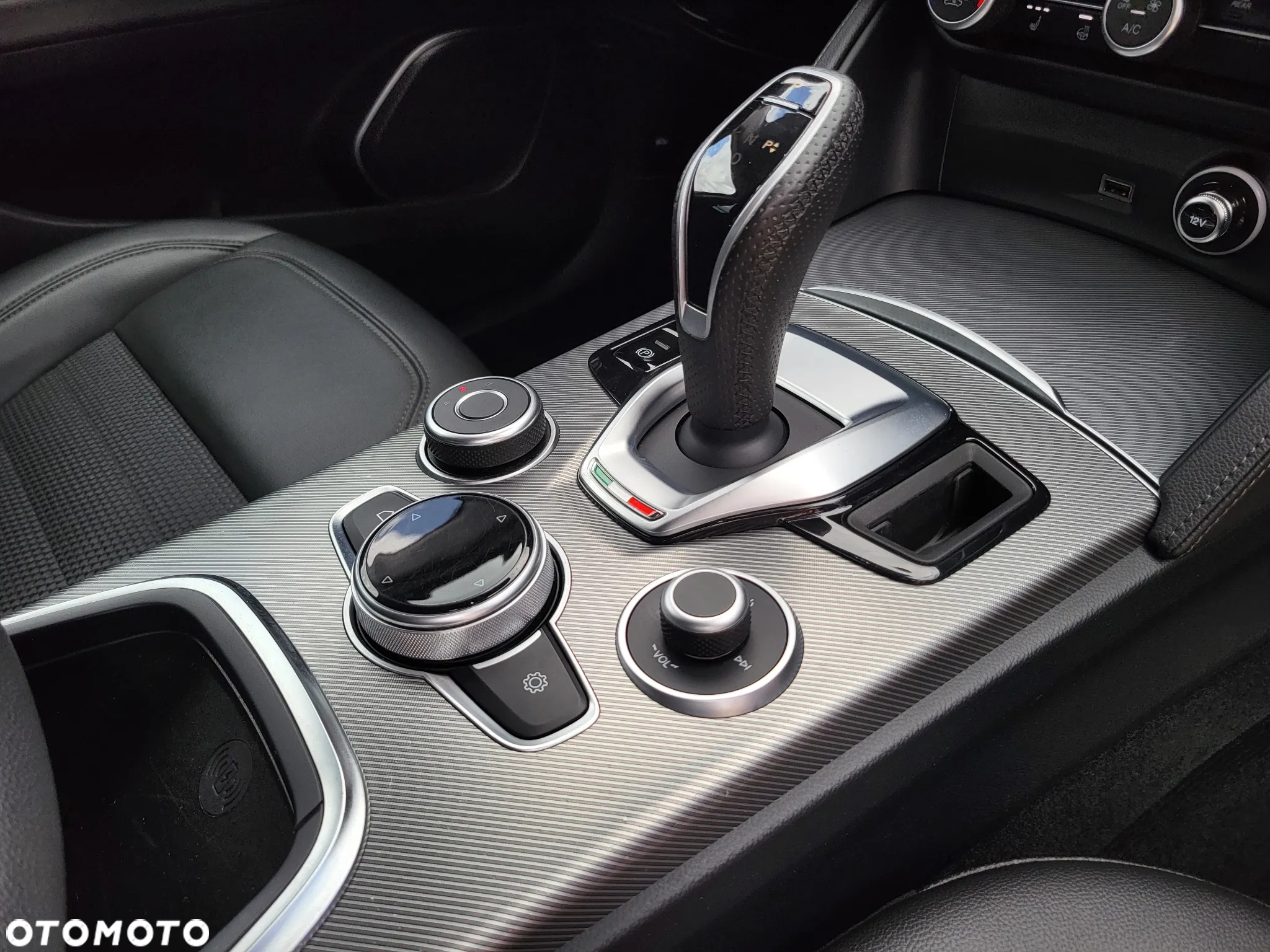 Alfa Romeo Stelvio 2.0 Turbo Sprint Q4 - 30