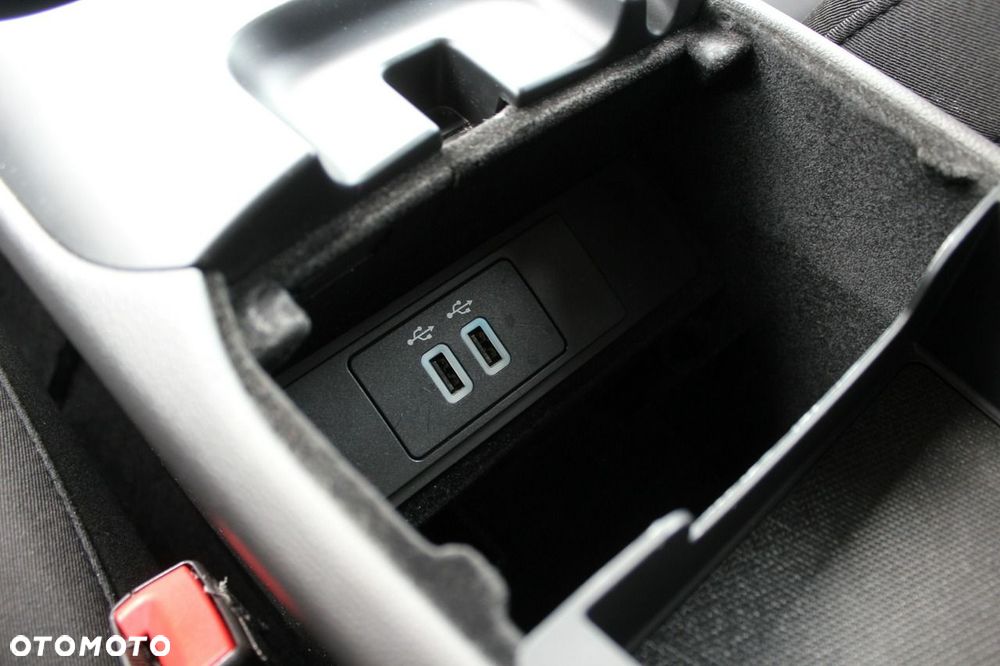Ford Mondeo - 29