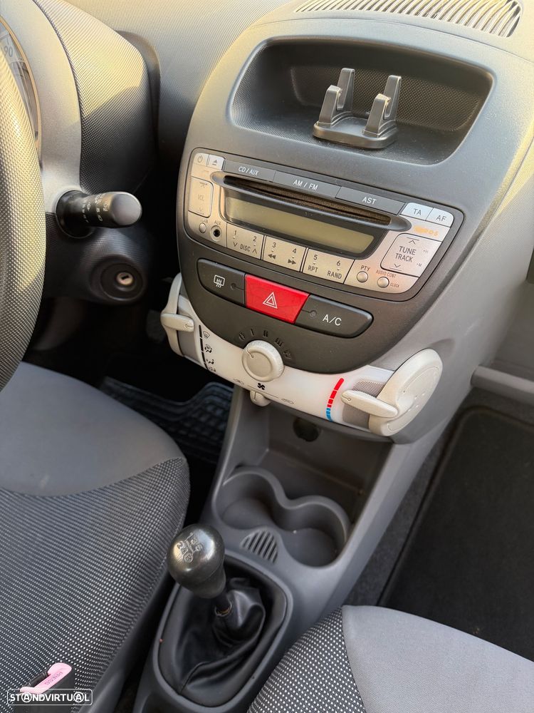 Peugeot 107 1.0 Trendy - 9