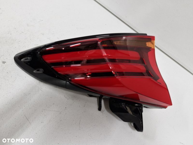 toyota chr c-hr i 1 lift lampa lewy tył tylna w błotnik 81560-f4130 - 3