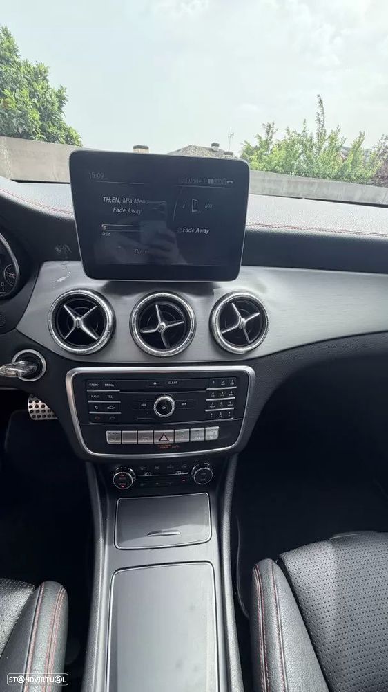 Mercedes-Benz CLA 220 d 4Matic 7G-DCT AMG Line - 20