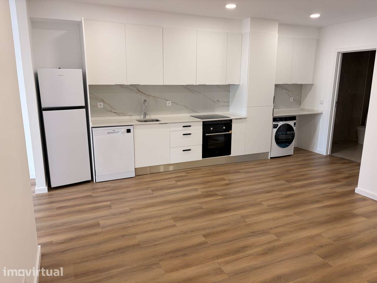 Apartamento T2 Totalmente Remodelado em Zona Calma de Torres Vedras - Grande imagem: 3/24