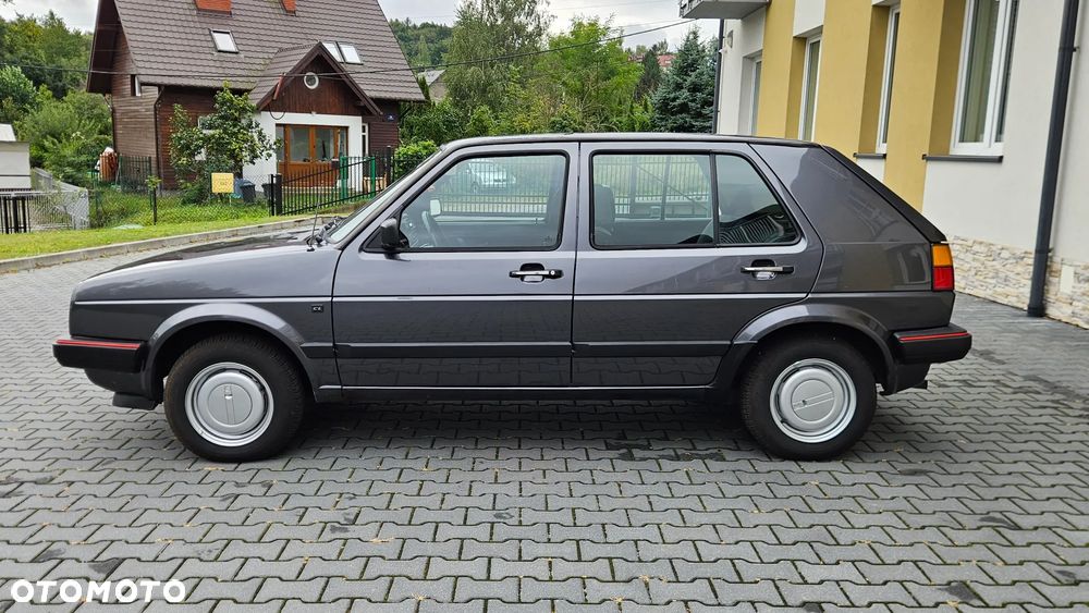 Volkswagen Golf 1.6 GL D - 3