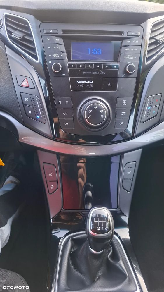 Hyundai i40 Kombi blue 1.6 Family+ - 10