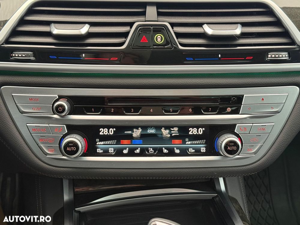BMW Seria 7 730Ld xDrive MHEV - 25