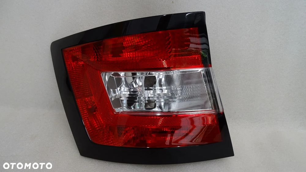 SKODA FABIA III KOMBI 6V9 - lampa tylna lewa - 1