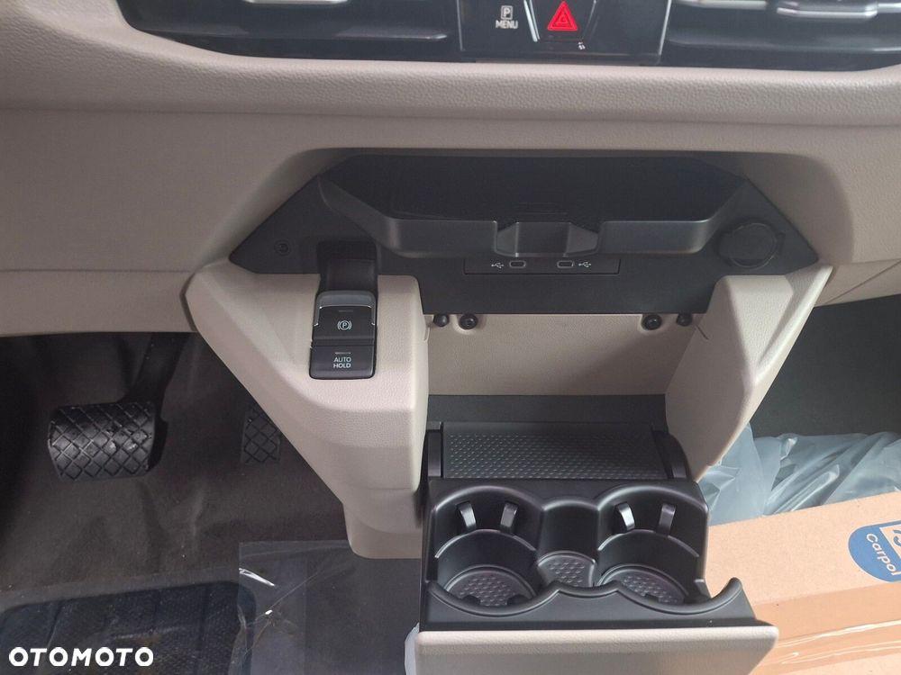 Volkswagen Multivan - 21