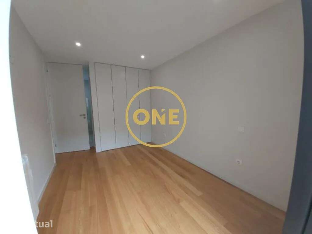Apartamento T4 Duplex no centro da Póvoa de Varzim a 600 m da praia - Grande imagem: 5/13