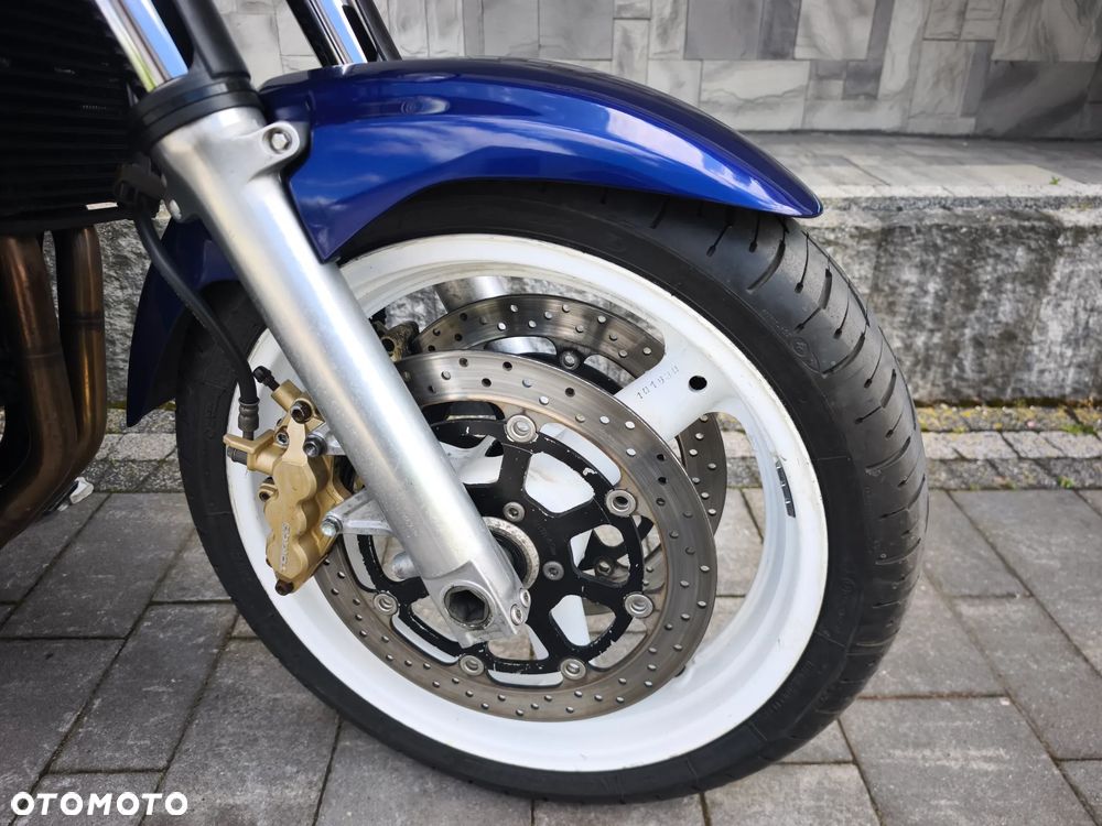 Suzuki GSX - 20