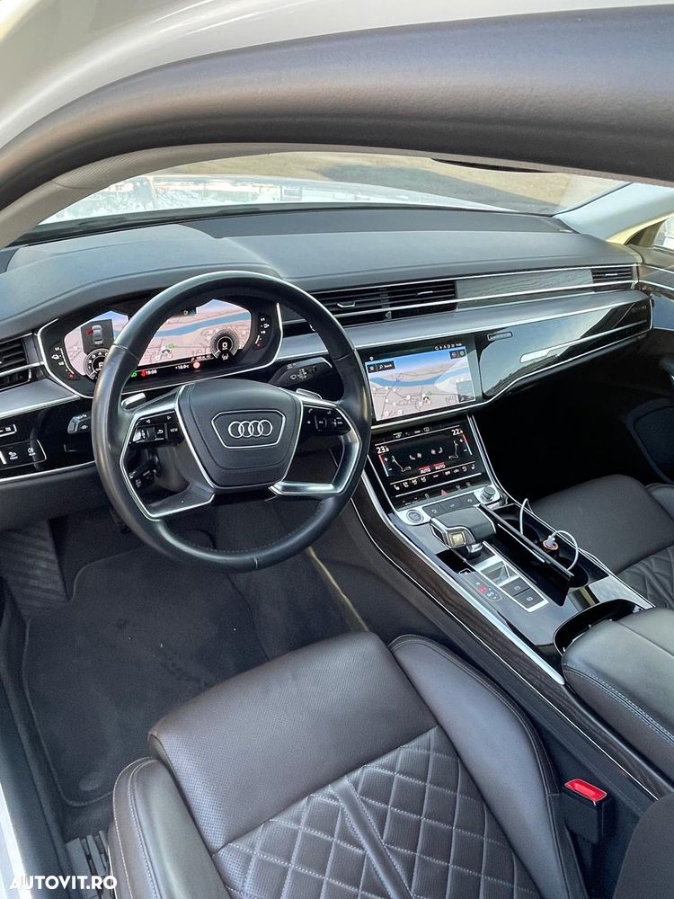 Audi A8 - 4