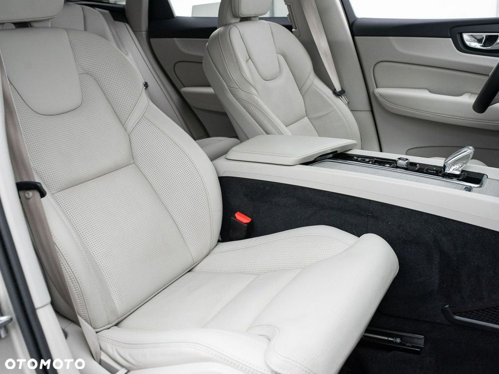 Volvo XC 60 - 30