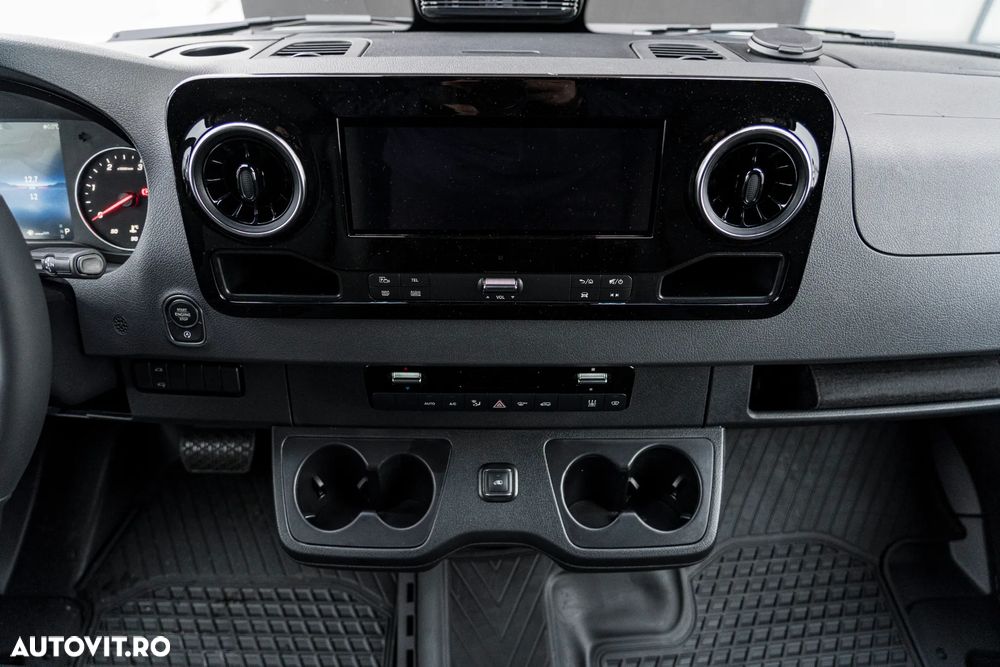 Mercedes-Benz Sprinter 319 CDI furgon - 35