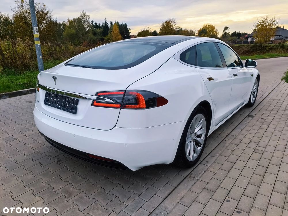 Tesla Model S Long Range Plus - 10