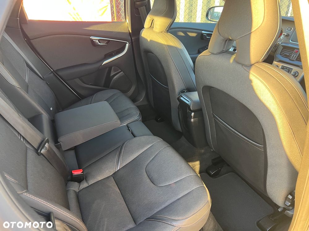 Volvo V40 Cross Country D2 Momentum - 10