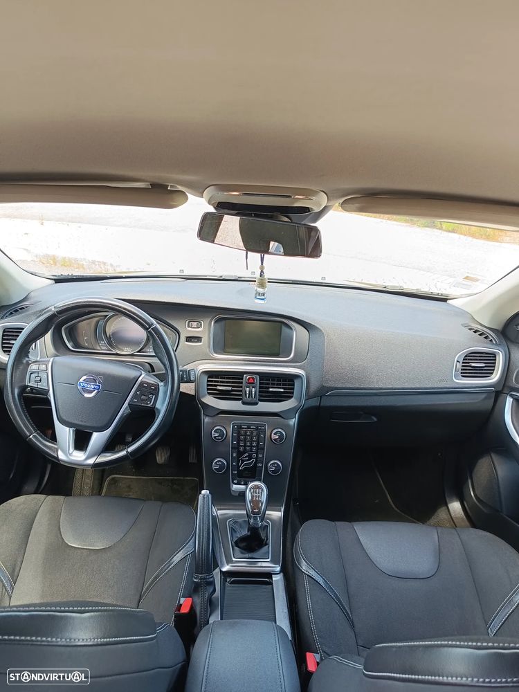 Volvo V40 D2 Momentum - 10