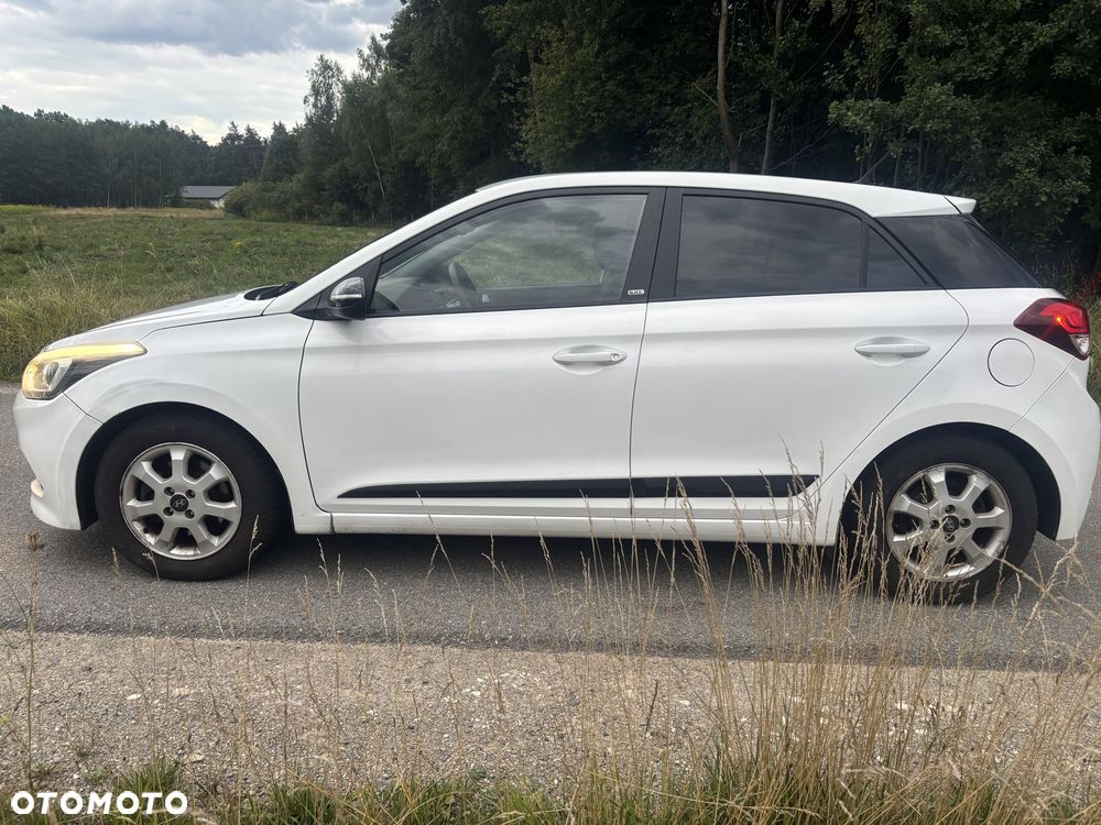 Hyundai I20 2015 photo 3