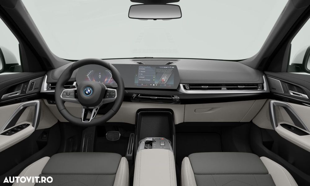 BMW iX1 2025 — imagine 3