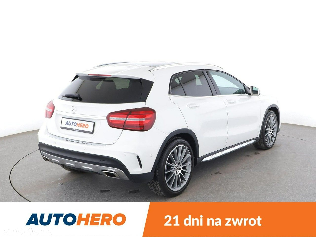 Mercedes-Benz GLA 180 7G-DCT UrbanStyle Edition - 7