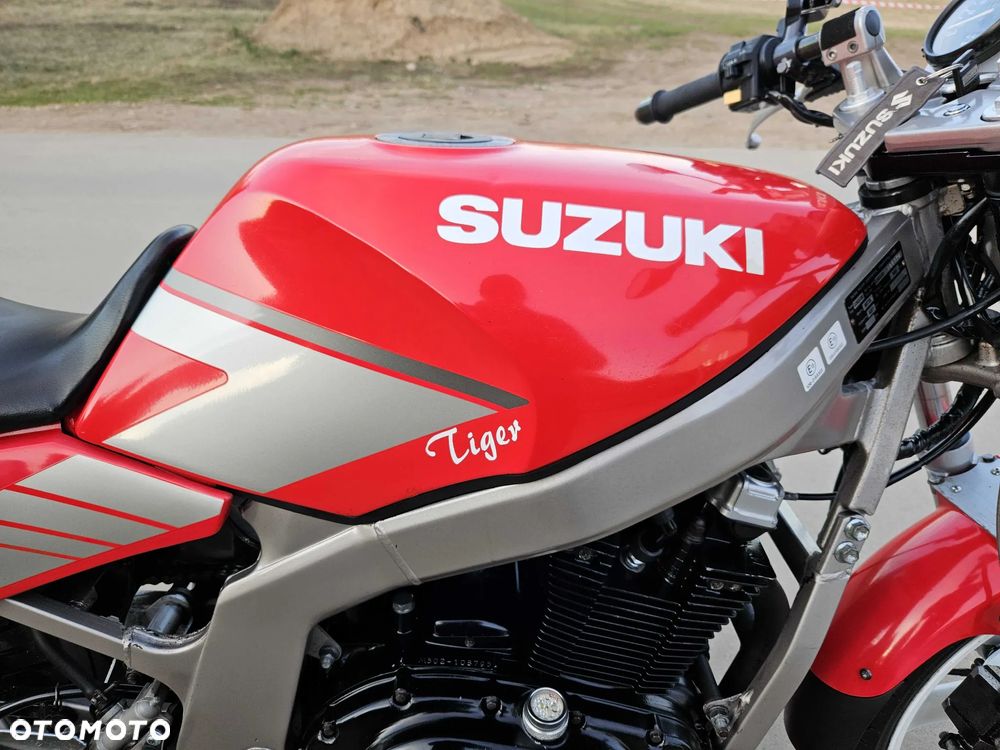 Suzuki GS - 28
