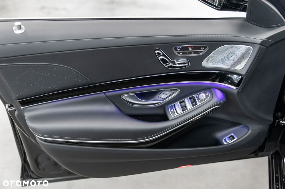 Mercedes-Benz Klasa S 560 4-Matic L 9G-TRONIC - 27