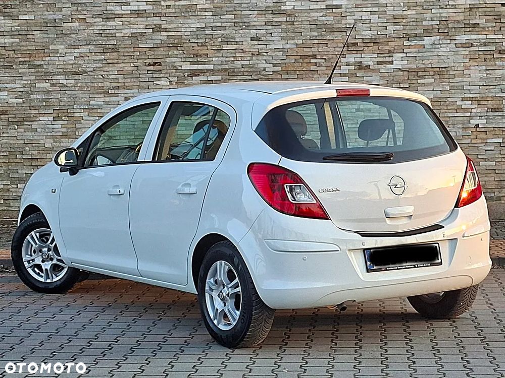 Opel Corsa 1.2 16V Color Edition - 9