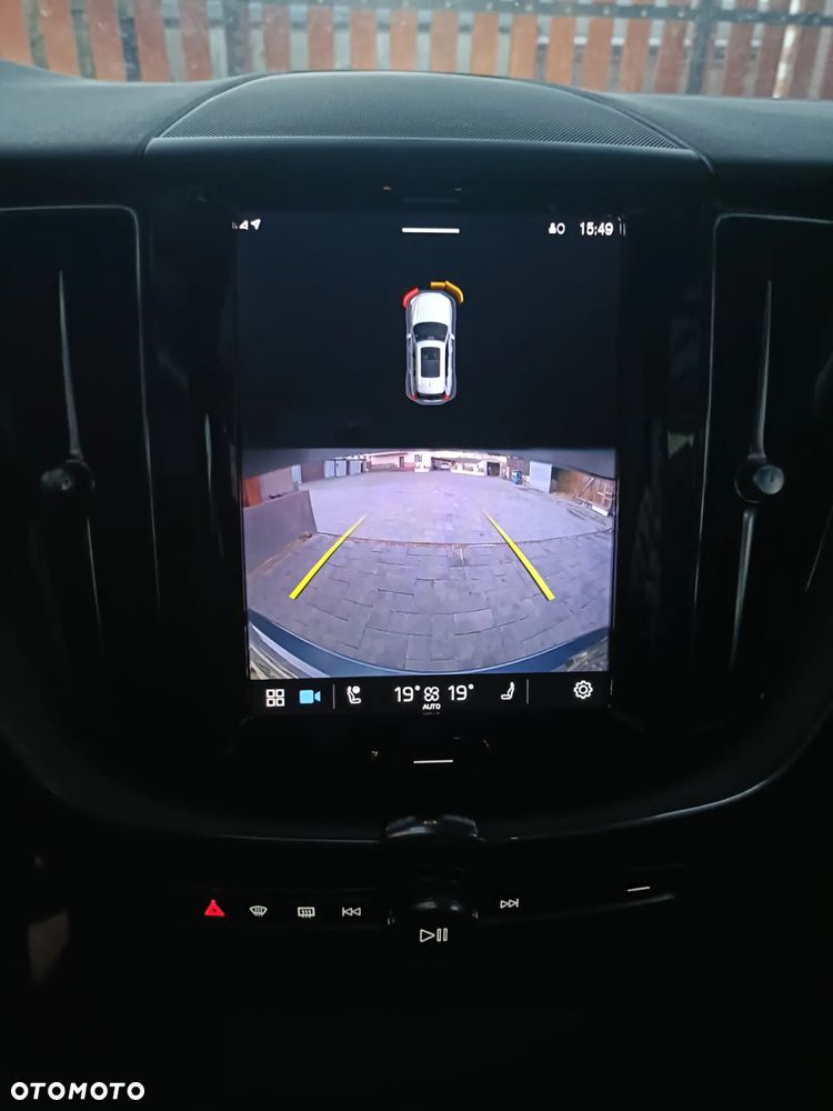 Volvo XC 60 B4 D AWD Geartronic Momentum Pro - 18