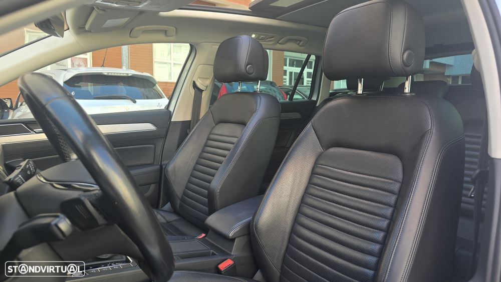 VW Passat Variant 2.0 TDI Highline DSG 4Motion - 20