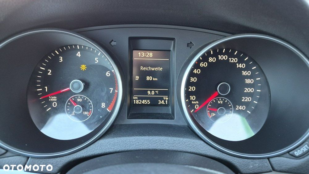 Volkswagen Golf - 28