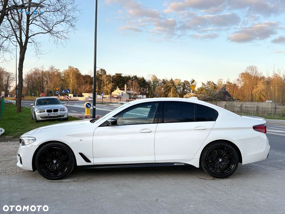 BMW Seria 5 520d M Sport - 10