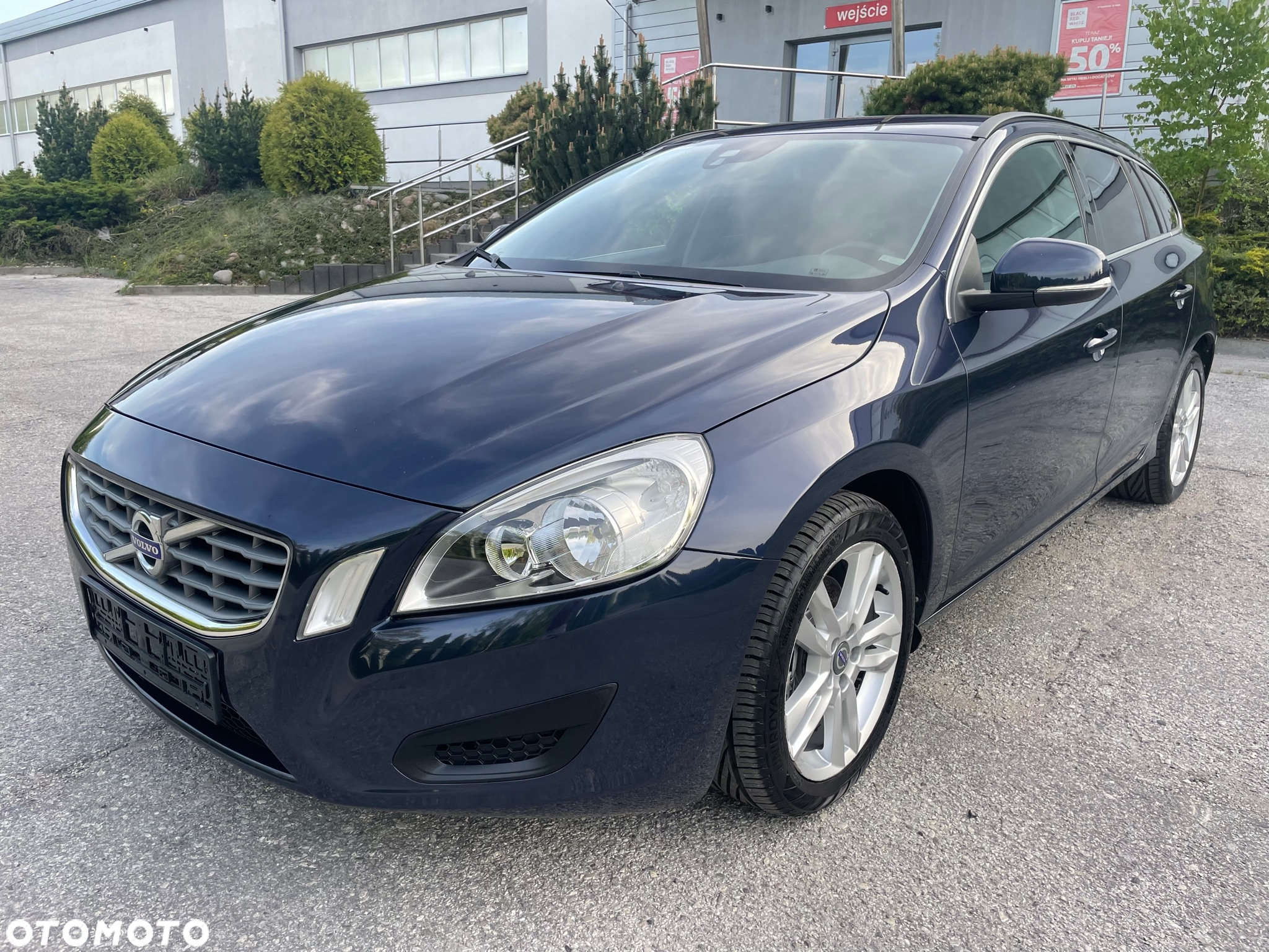 Volvo V60 T3 Momentum - 24