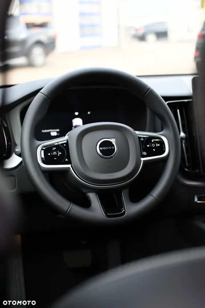 Volvo XC 60 B5 B AWD Plus Black Edition - 21