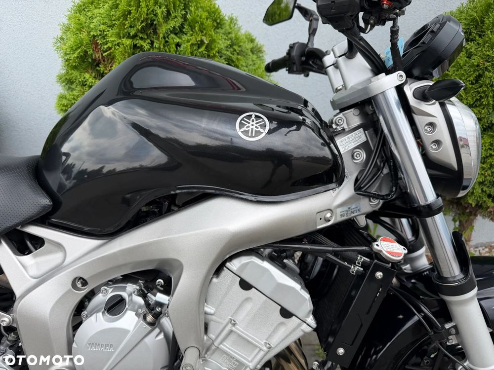 Yamaha FZ - 15