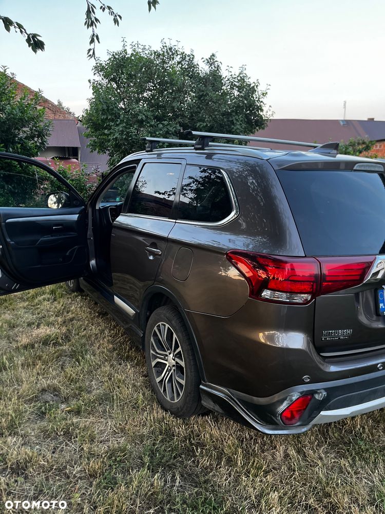 Mitsubishi Outlander 2.0 Intense + 4WD CVT - 8