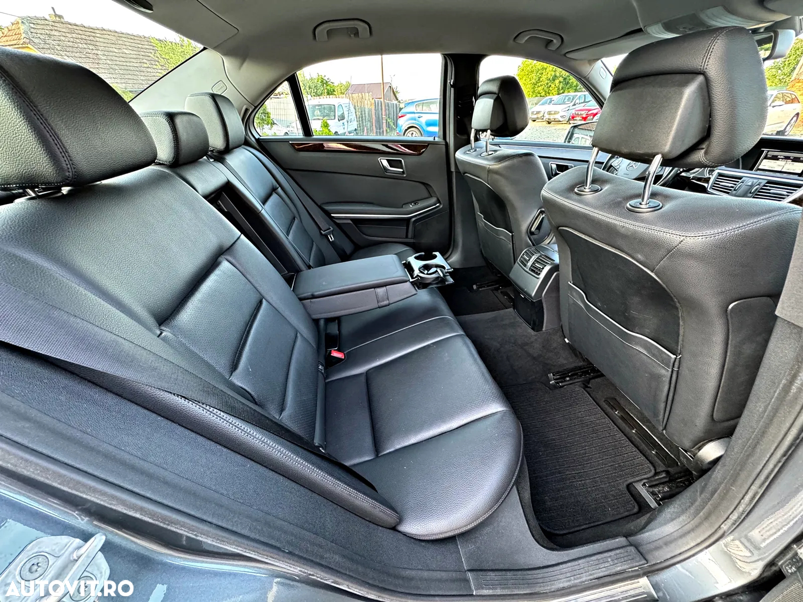 Mercedes-Benz E 200 BlueTEC 7G-TRONIC Elegance - 8