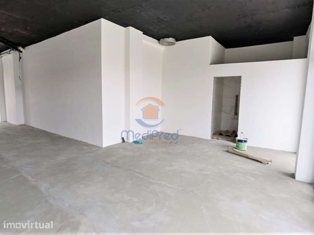 Loja NOVA com 70 m2 em Caneças - Grande imagem: 3/6