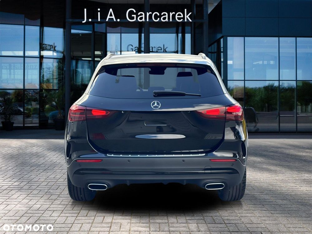 Mercedes-Benz GLA - 5