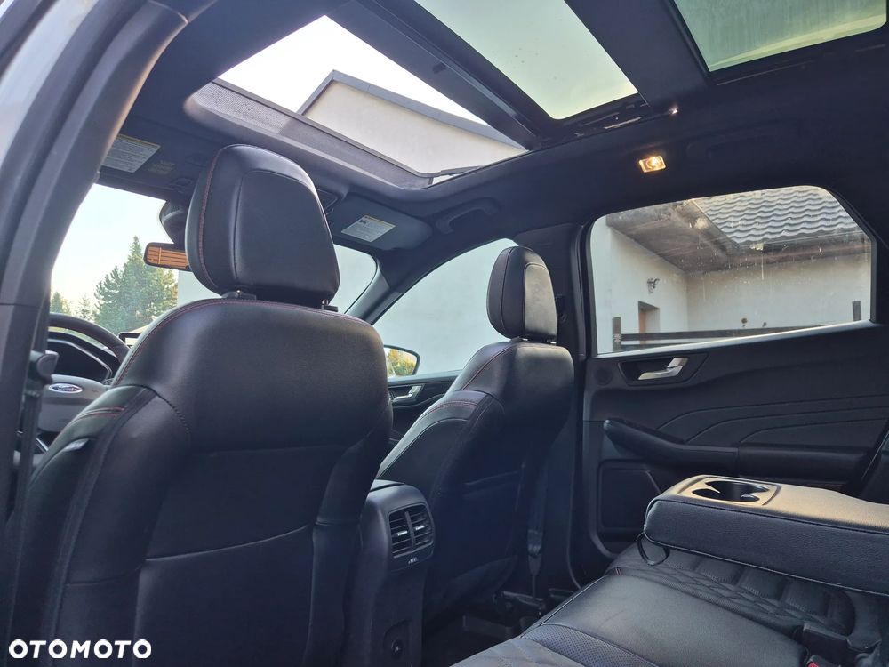 Ford Escape 2.0 EcoBoost AWD Titanium - 17